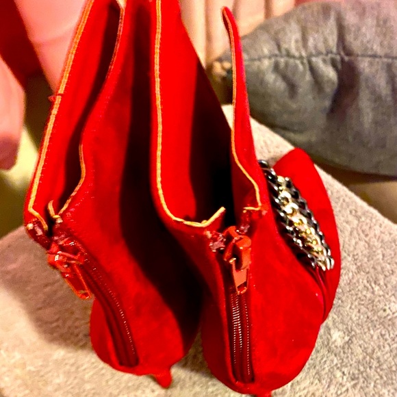 Velvet red dress heels - Picture 3 of 4